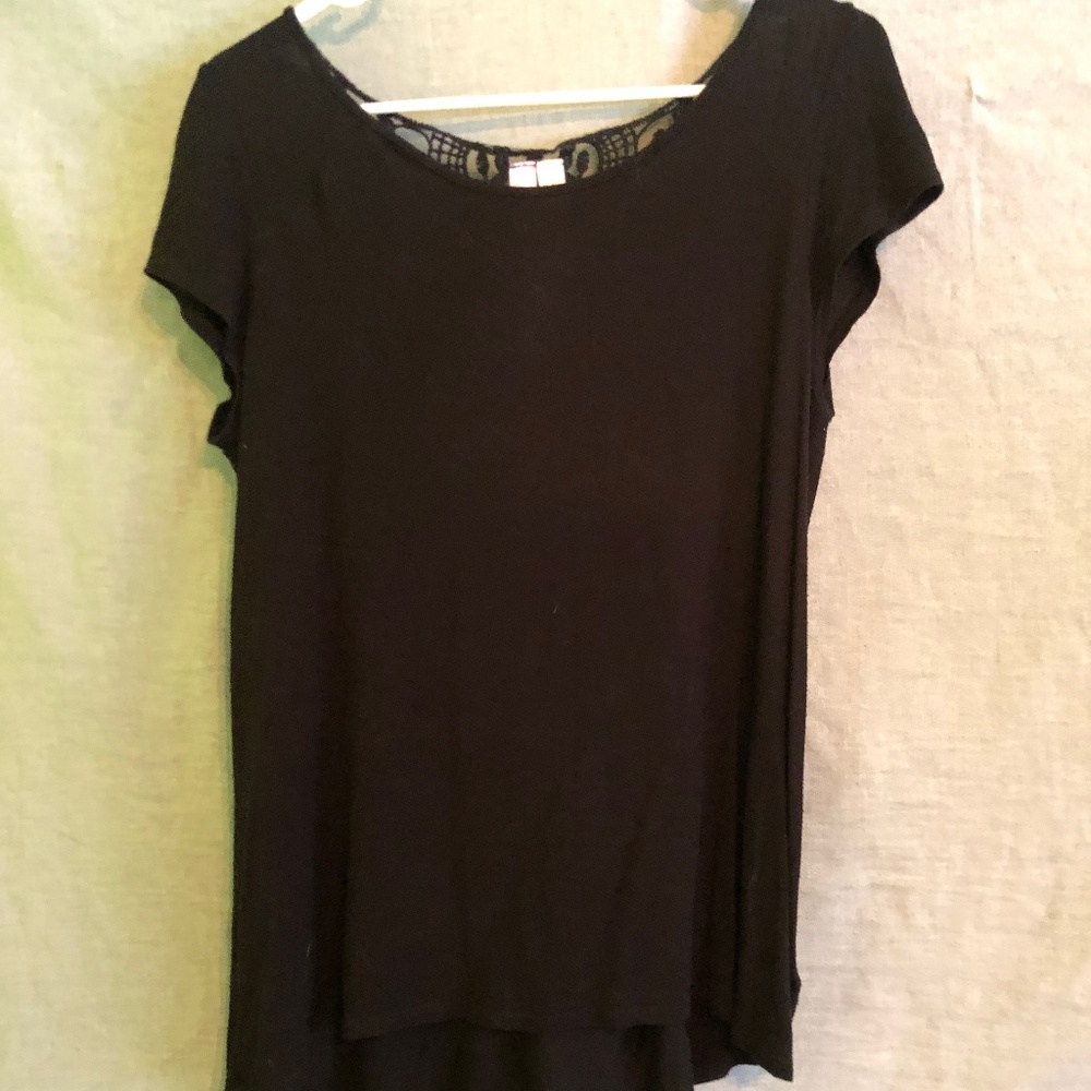 Alya Black T-shirt with shear back